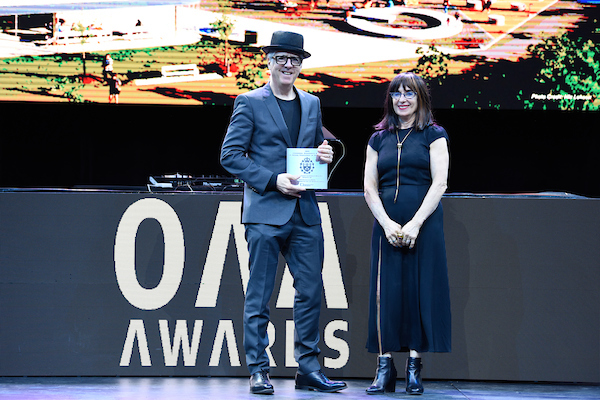 image of Bob Goyeche accepting the Lieutenant Governor Award for Design Excellence in Architecture award