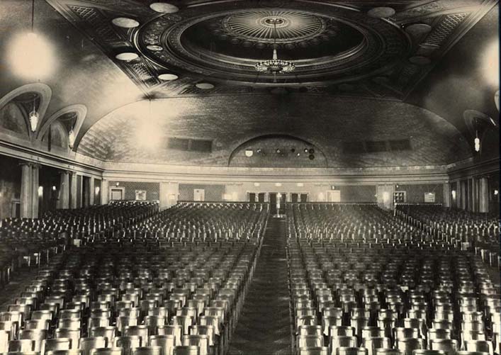 Interior view of the main hall of Windsor’s Capitol Theatre in 1947with almost 2000 seats, a large vaulted ceiling and a central chandelier