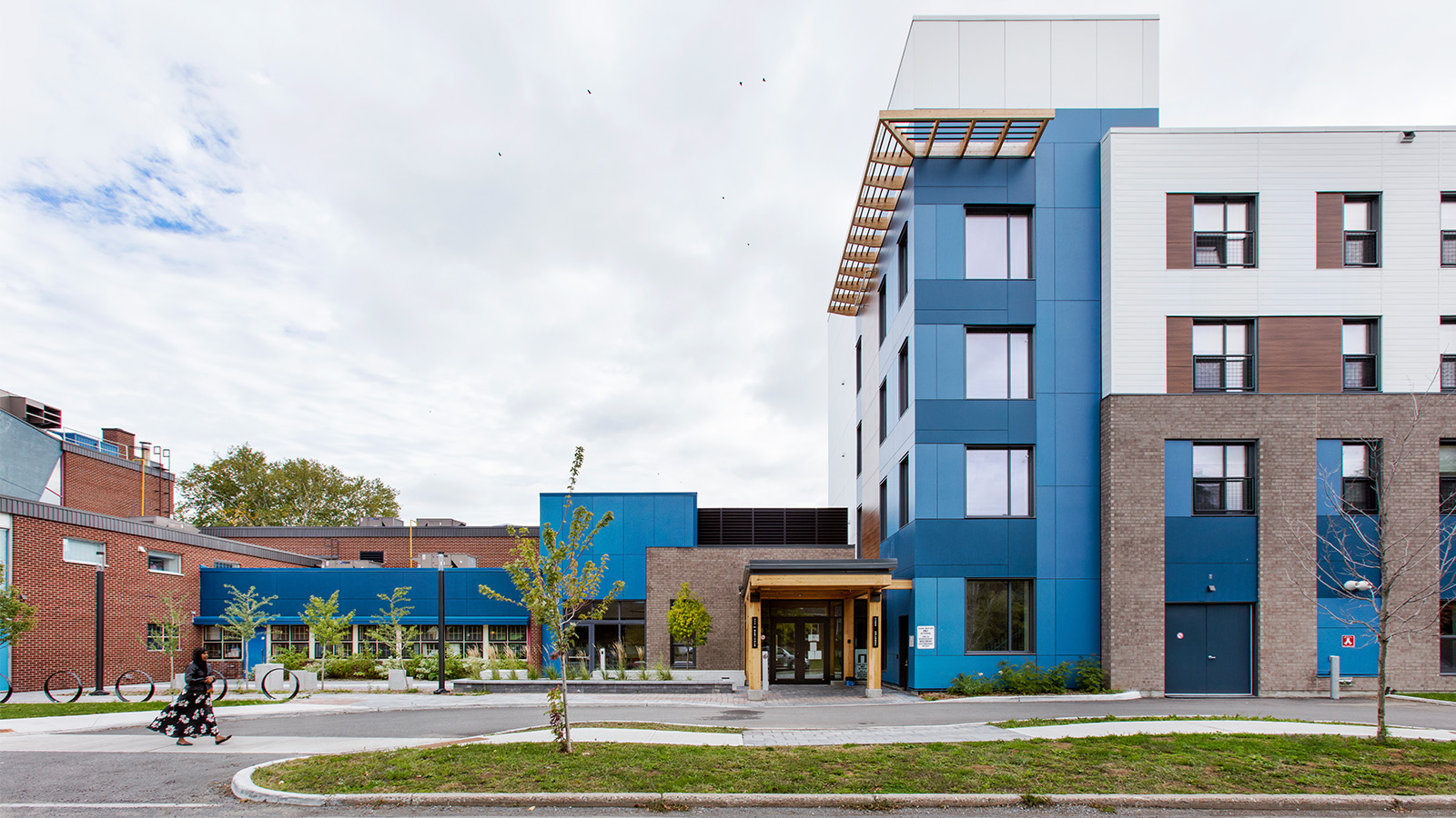 Photo of Carlington Community Health Centre main entrance. 